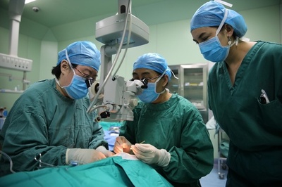 医療の三重保障を目指す新疆、1840億円を投じて健康と貧困対策