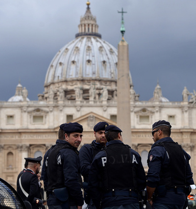 ローマ法王暗殺を計画？18人に逮捕状 9人逮捕 イタリア