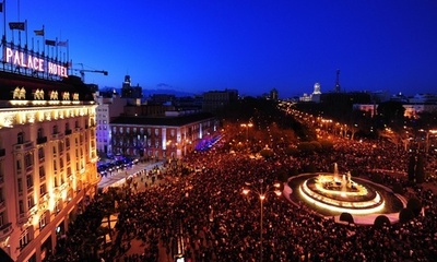 反緊縮財政を訴える「市民の潮流」、スペイン各地で数万人