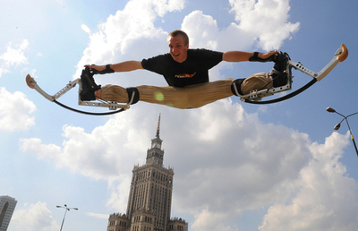 ジャンピングシューズで宙を飛ぶ、ポーランド
