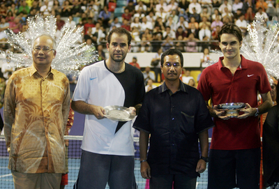 フェデラー エキシビションマッチ第2戦もサンプラス氏から勝利を挙げる