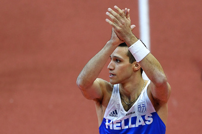ギリシャの棒高跳び選手、負傷の原因となった五輪スタジアムを訴える