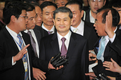 ES細胞論文ねつ造の黄元教授に有罪判決、韓国