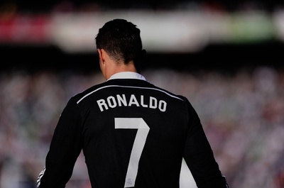 相手選手を蹴ったロナウドに2試合の出場停止処分