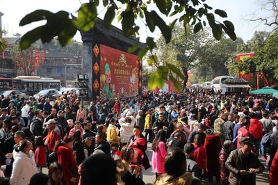 春節期間中の中国人観光客のべ4億人超と予測 海外旅行は700万人