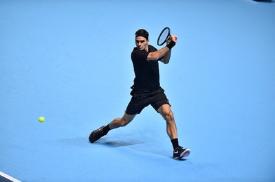 フェデラーがベレッティーニ下す、4強懸けジョコ戦へ ATPファイナルズ