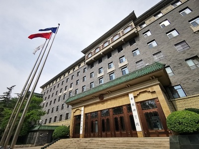 中国の科学者 固体電池充電の難題を解決