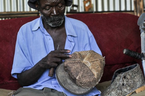 魚の皮を使った驚きの革製品にビジネスチャンス　ケニア