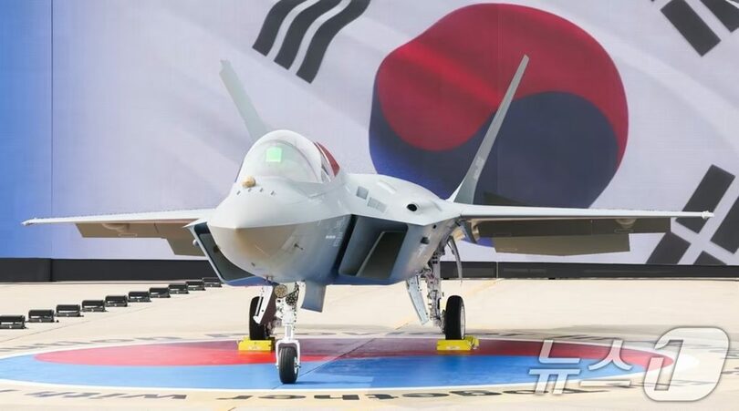 慶尚南道泗川の韓国航空宇宙産業で公開されたKF-21量産1号機(c)news1