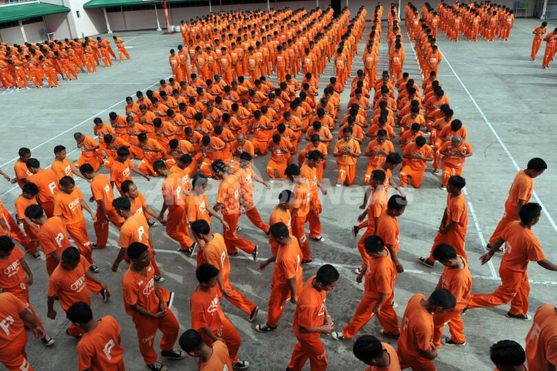 M・ジャクソンさんを追悼、セブ島刑務所で「スリラー」踊る