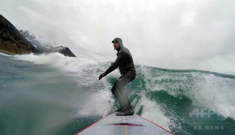 世界中のサーファーがやって来る北極圏のビーチ、ノルウェー