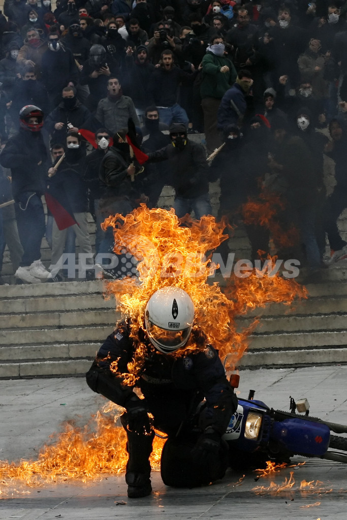 ギリシャで大規模デモ 緊縮財政に反対 警官隊と衝突 写真9枚 国際ニュース Afpbb News