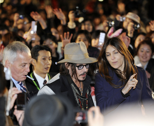 ジョニー・デップが会見「マッドハッターはかけ離れた役じゃない