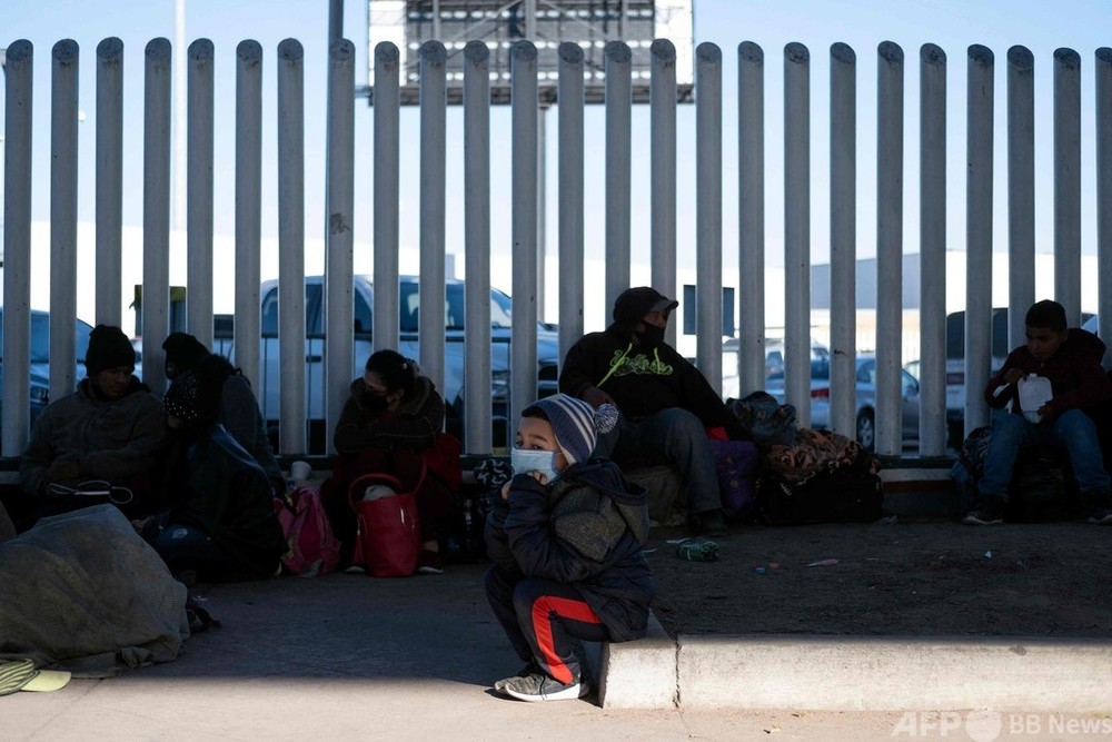メキシコで待機の難民申請者、米入国開始 バイデン政権が政策転換