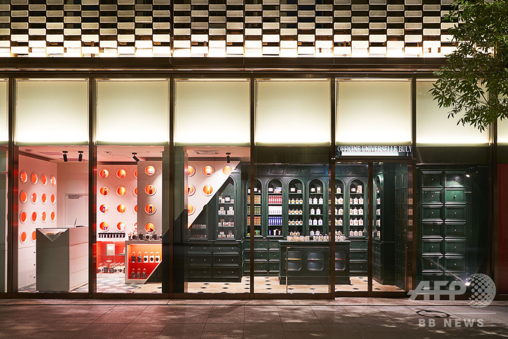 オフィシーヌ・ユニヴェルセル・ビュリー」日本橋高島屋S.C 1階