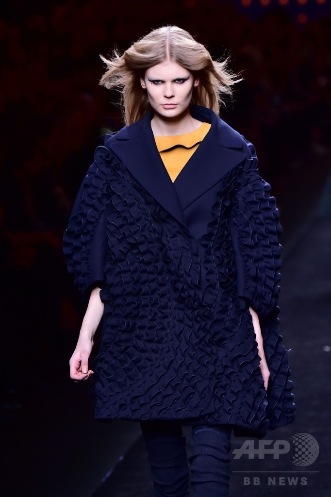 「フェンディ」16/17年秋冬コレクション