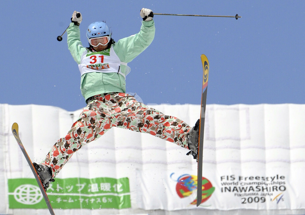 上村愛子 女子モーグルで初優勝、フリースタイルスキー世界選手権 写真
