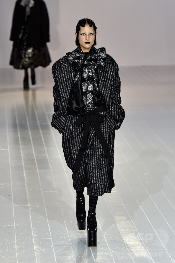 「マーク ジェイコブス」16/17年秋冬コレクション