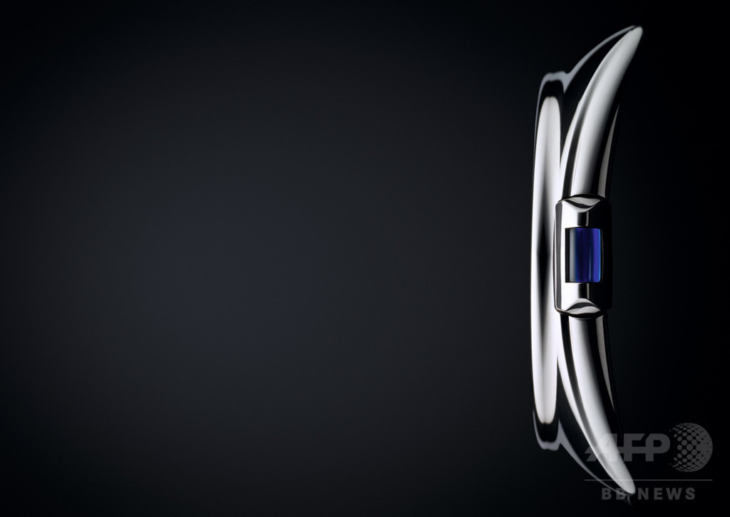 クレ ドゥ カルティエ、待望のスティール×ピンクゴールモデルが仲間入り