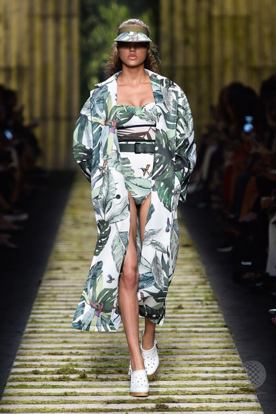 「マックスマーラ」17年春夏