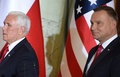 ポーランドのワルシャワで共同記者会見をするアンジェイ・ドゥダ大統領（右）とマイク・ペンス米副大統領（2019年9月2日撮影）。(c)Janek SKARZYNSKI / AFP