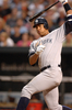 ボルティモア・オリオールズ（Baltimore Orioles）対ニューヨーク・ヤンキース（New York Yankees）。試合はヤンキースが4-0で勝利し、連敗を5で止めた。写真は打席でバットを振るヤンキースのアレックス・ロドリゲス（Alex Rodriguez）。（2009年5月8日撮影）(c)AFP/Getty Images/Mitchell Layton