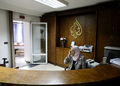 カタールの衛星テレビ局アルジャジーラ（Al-Jazeera）のカイロ（Cairo）支局（2011年1月30日撮影）。(c)AFP/MOHAMMED ABED