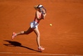 テニス、マドリード・オープン、女子シングルス準決勝。リターンを打つマリア・シャラポワ（2015年5月8日撮影）。(c)AFP/DANI POZO