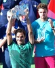 テニス、BNPパリバ・オープン、男子シングルス決勝。トロフィーを手に喜ぶロジャー・フェデラー（2017年3月19日撮影）。(c)AFP/Clive Brunskill