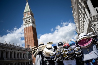 伊ベネチア、入場料開始 市長「観光業には変化必要」