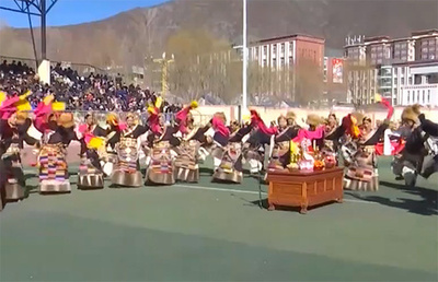 チベット族の人々、中国各地でチベット暦の新年迎える