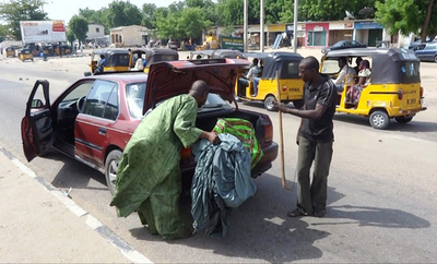 武装集団がモスクと村を襲撃、56人死亡 ナイジェリア北東部