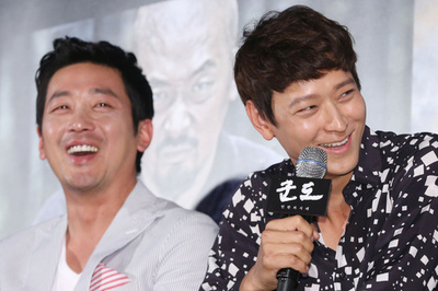 韓国映画の『群盗：民乱の時代』、制作報告会開催