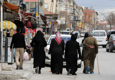 出産直前のシリア難民女性に性的暴行、殺害 男2人を拘束 トルコ