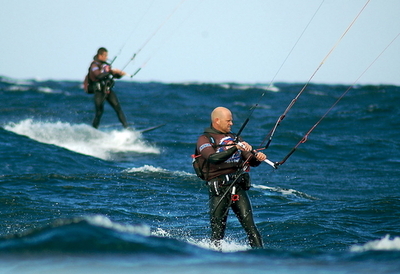 カイトボードで荒波のバス海峡を横断、オーストラリア