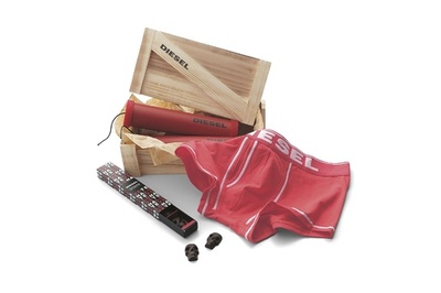 今年はダイナマイトを贈ってみる！？「ディーゼル」の遊び心溢れるバレンタインギフトに注目