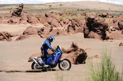ストリートが初のステージ優勝、ダカールラリー