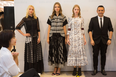 イギリスで活躍の「ボラ・アクス」　中国でファッションショー開催