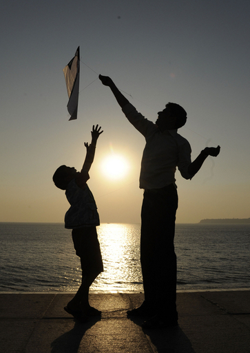 ヒンズー教、冬の祭り「マカラ・サンクランティ」 インド