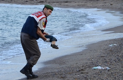 子供たちは私の手を滑り抜けた 水死したシリア男児の父が述懐 写真10枚 国際ニュース Afpbb News