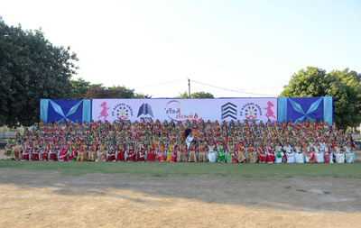 新婦総勢236人！ インド富豪、父親がいない女性の集団結婚式開催