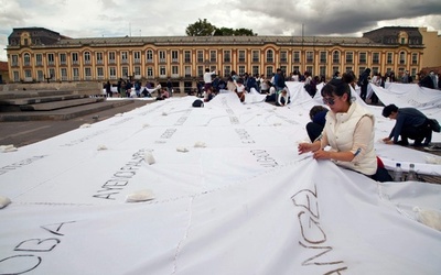 FARCとの停戦、年内いっぱい延長 コロンビア大統領