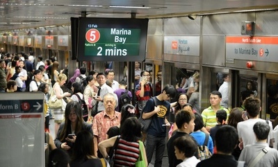 早起きすれば地下鉄運賃無料、シンガポールの通勤ラッシュ緩和策
