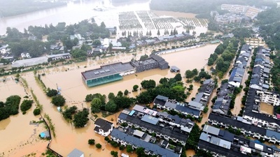 四川省の観光地・黄竜渓古鎮が洪水被害