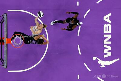 コートに性具投げ込みで2試合中断、WNBA選手が警備改善を要求
