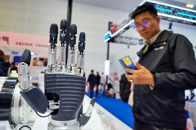 【三里河中国経済観察】2つの「超常規」が今後5年の新たなチャンスを切り開く