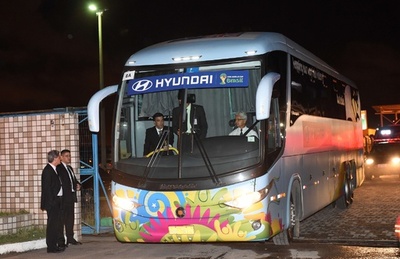 オーストラリア代表、一番乗りでブラジルに到着