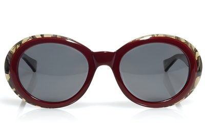 アイリス・アプフェルのコラボアイウェア、12年1月に発売