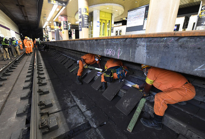 都心の大動脈を守れ！真夜中の点検作業　東急電鉄が報道公開　