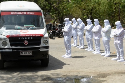 インドのコロナ感染者50万人超え、来月100万人の恐れ